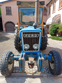 Ford 5600 + attrezzi