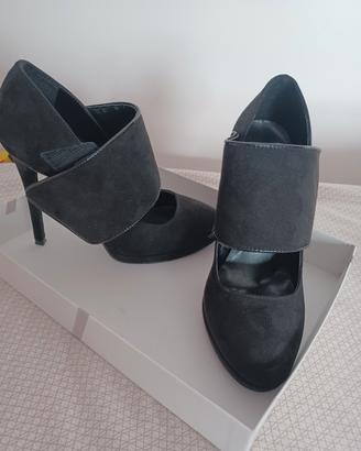 Scarpe décolleté scamosciate nere n.37 Sheen 