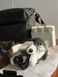 DJI Mini 4 Pro + 3 batterie + DJI Care Refresh