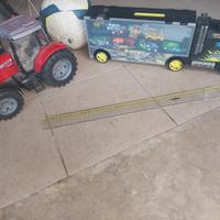 camion e trattore giocattoli