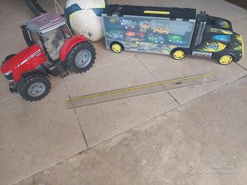 camion e trattore giocattoli