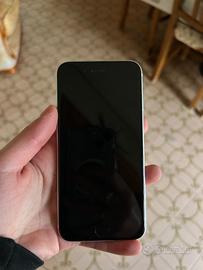 iPhone SE 2020    ACQUISTA SE DISPOSTI A RIPARARLO