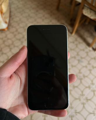 iPhone SE 2020    ACQUISTA SE DISPOSTI A RIPARARLO