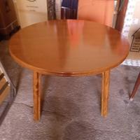 tavolo rotondo in rattan allungabile 