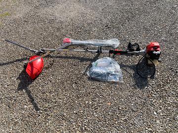 Taglia siepi rami decespugliatore