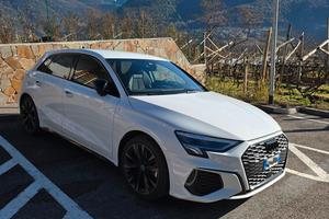 Audi A3 S-Line Sportback 40 2.0 tfsi Identity Blac