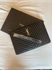 Pochette Sant Laurent