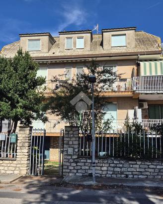 4 LOCALI A TARQUINIA