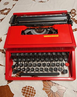 Macchina da scrivere Olivetti