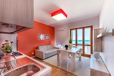 Casa arancio con vista mare