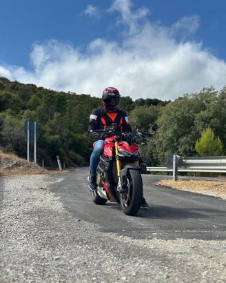Ducati streetfighter v4s