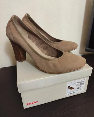 Décolleté beige