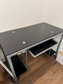 Scrivania in vetro temperato