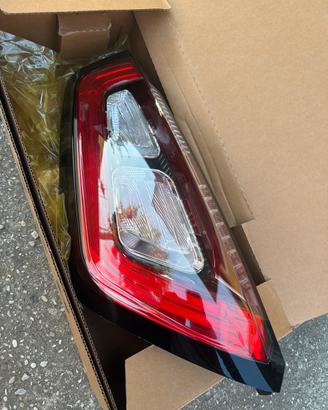 Faro post punto evo sx