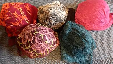 Reggiseno "Intimissimi"e altri №80,85,95.