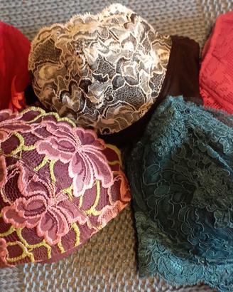 Reggiseno "Intimissimi"e altri №80,85,95.