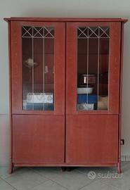 Vetrina + mobile basso in legno e rattan