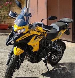moto Benelli TRK 502 X