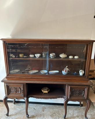 Vetrina antiquariato
