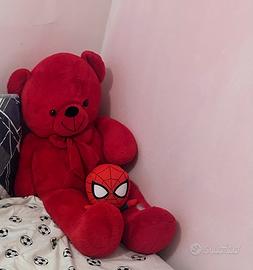 Orso Gigante Rosso & Spider-Man