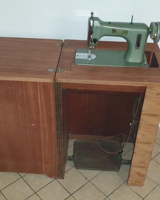 Macchina per cucire NECCHI antica vintage 