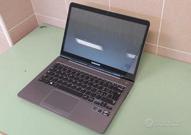 Laptop -Samsung Ultrabook Serie 5 Ultra - NP540U3C