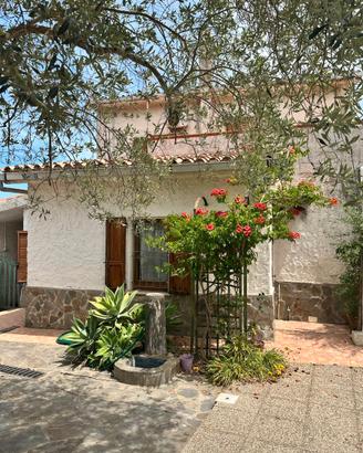 Villa indipendente con terreno vista mare