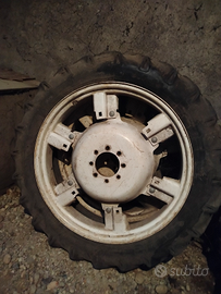 Cerchi e pneumatici trattore