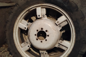 Cerchi e pneumatici trattore