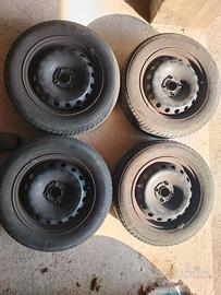 4 gomme con cerchi 185 /65/R15