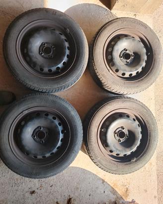 4 gomme con cerchi 185 /65/R15