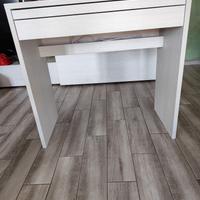 Scrivania con cassetto e piano estraibile 