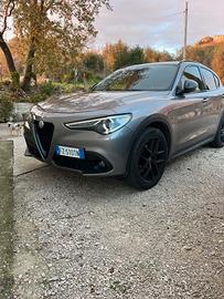 Alfa Romeo Stelvio Q4 B-tech 210 cv