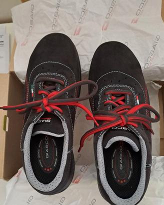 Giasco . Scarpe antifortunistica