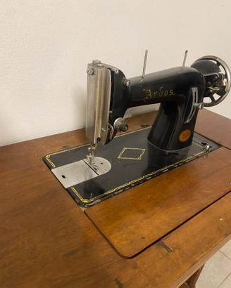 Macchina da cucire vintage