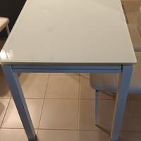 Tavolo di vetro allungabile + 4 sedie bianche