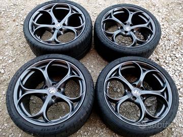 CERCHI E GOMME 19 ORIGINALI ALFA ROMEO COD:2006