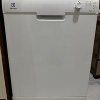 Lavastoviglie Electrolux