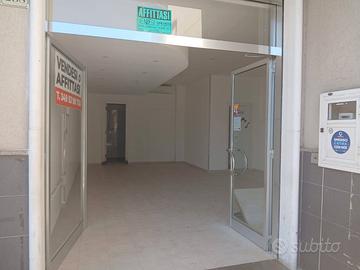 Locale 105 mq massafra