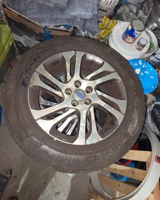 Cerchi e gomme 235/55 r17 Volvo