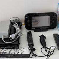 Wii U lotto con  7 giochi e 4 controller