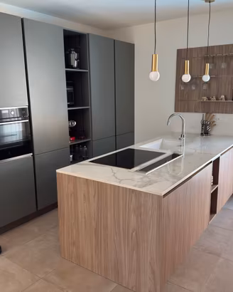 VENETA CUCINA MOD. OYSTER + MOBILE TV