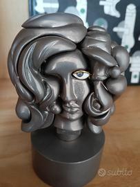 Scultura "Portrait de Michèle" di Miguel Berrocal