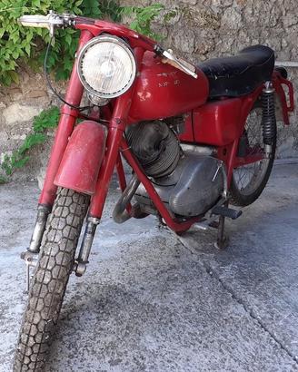 In blocco a uso ricambi Moto Guzzi Lodola 175