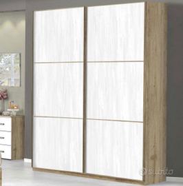 Armadio con ante scorrevoli