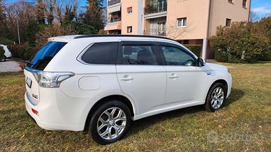 Mitsubisci Outlander PHEV