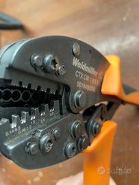 Pinza crimpatrice per contatti torniti