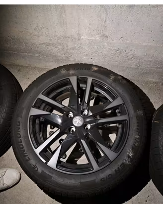 cerchi con ruote 3008 peugeot 