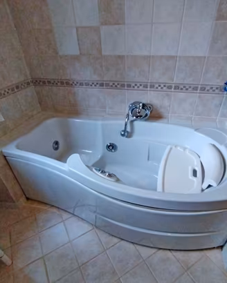 vasca da bagno a idromassaggio