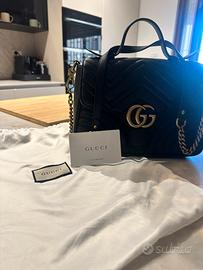Gucci GG Marmont Top Handle Bag pelle nera